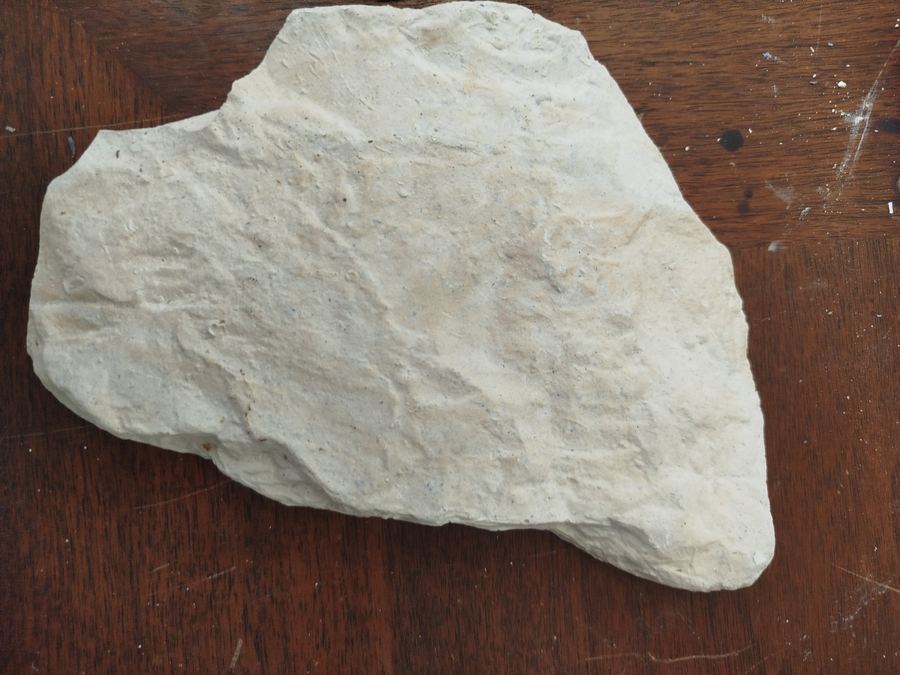 Pierre plate teinte sable