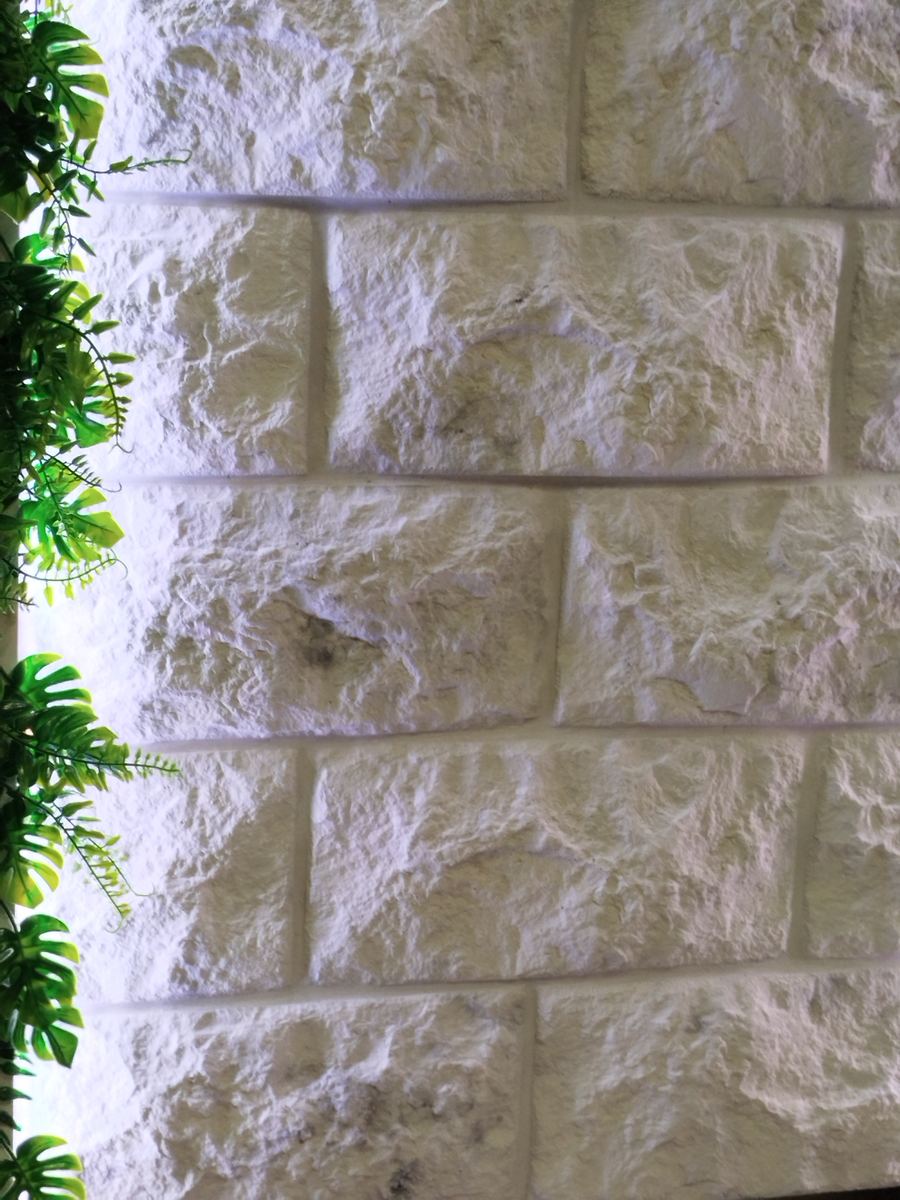 Mur en pierre reconstituée