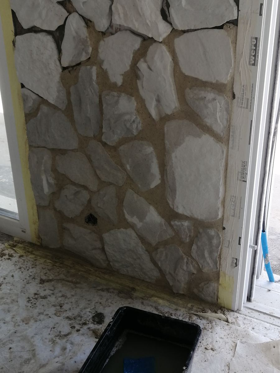 Mur de pierres décoratives, chantier
