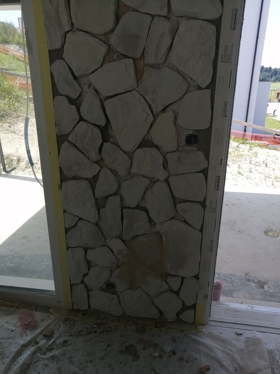 Habillage de pilier en pierre