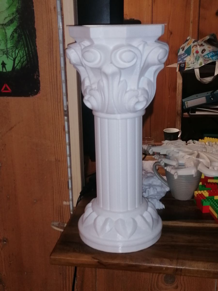 Colonne décorative en béton