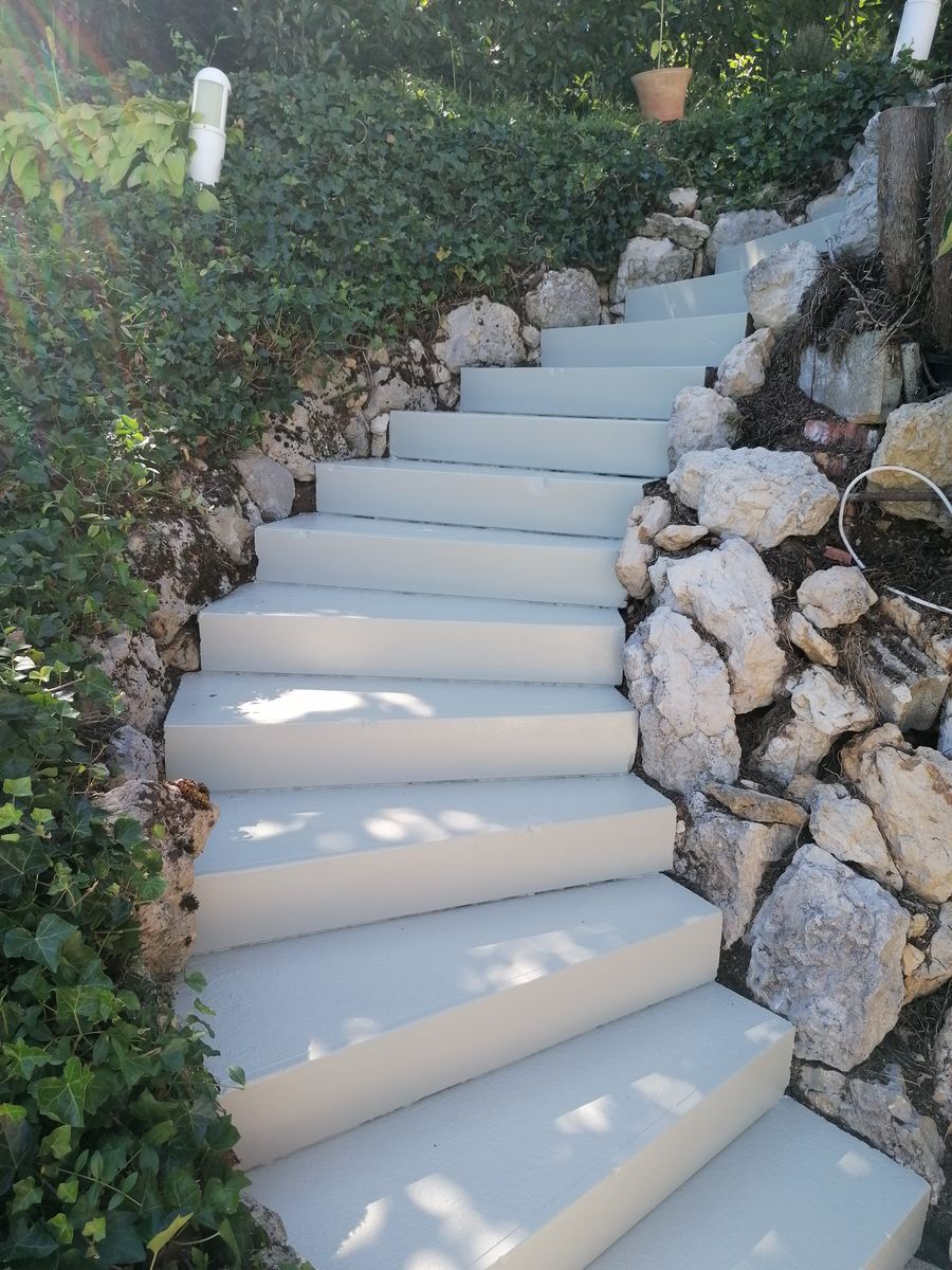 Escalier extérieur, finition claire