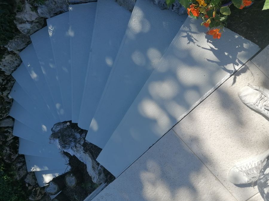 Sol extérieur en peinture de sol